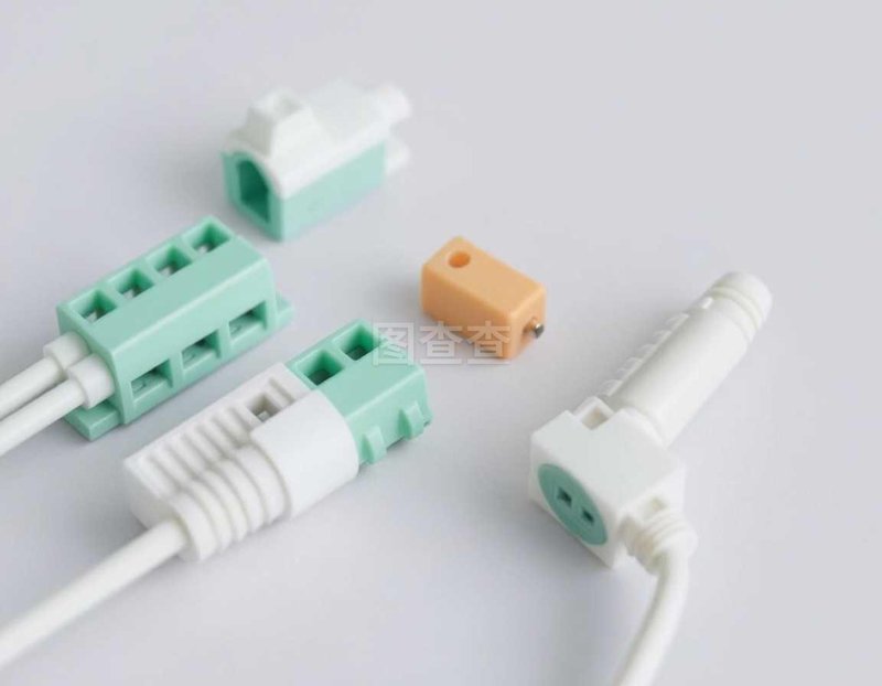 贴片电容在电子制造业的应用与影响
